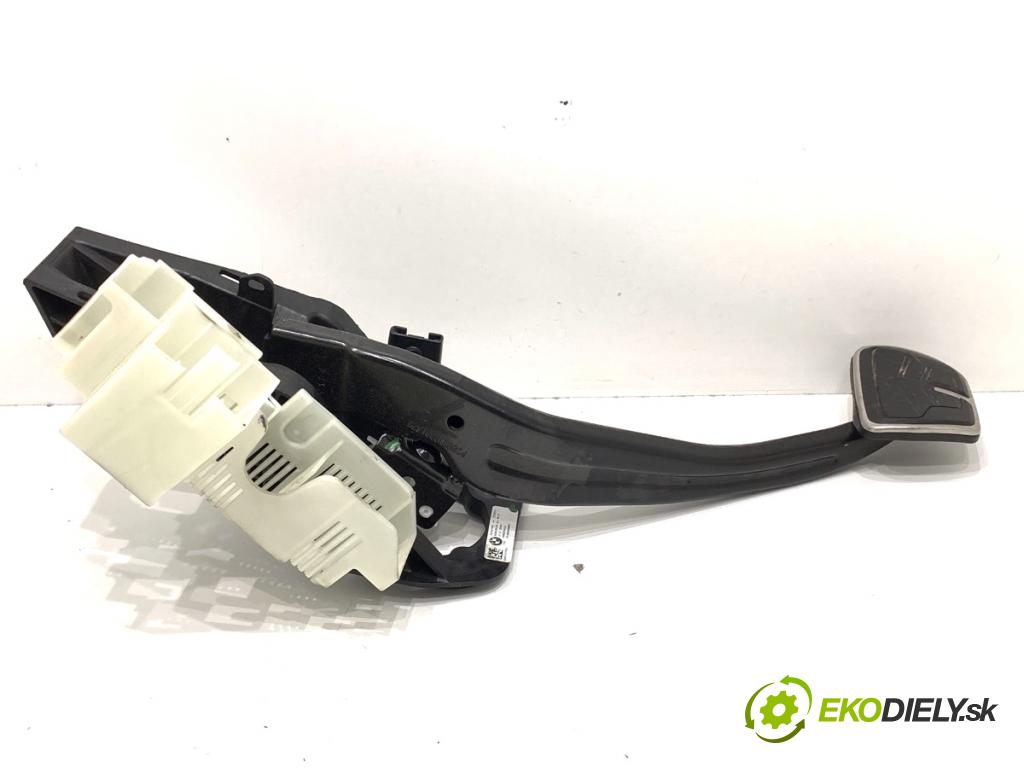 BMW G05 SUV 2020 195 kW xDrive 30 d 2993 pedal brzdy 6874279