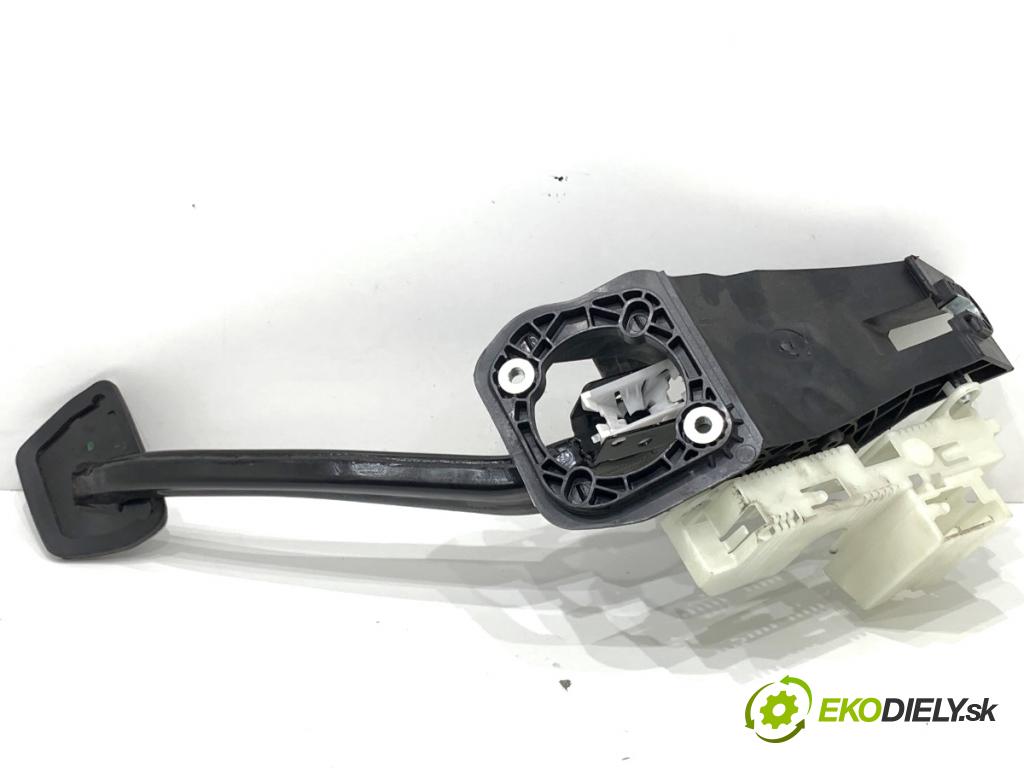 BMW G05 SUV 2020 195 kW xDrive 30 d 2993 pedal brzdy 6874279