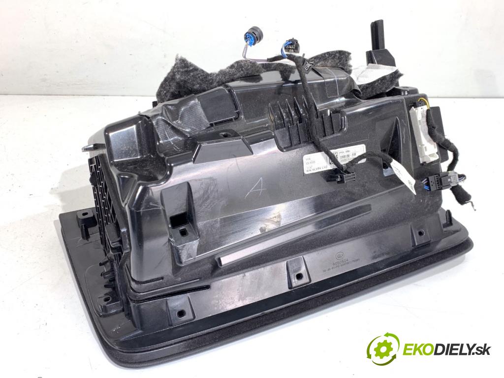 BMW G05 SUV 2020 195 kW xDrive 30 d 2993 přihrádka kastlík spolujezdce  (Přihrádka (kastlík))