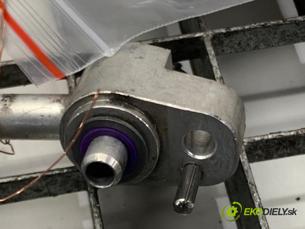 BMW G05 SUV 2020 195 kW xDrive 30 d 2993 rúrka klimatizace 9496579 (Trubka klimatizace)