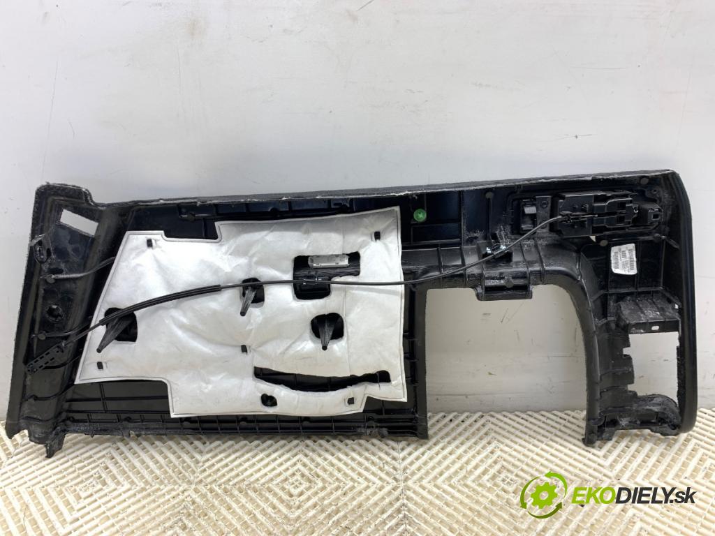 BMW G05 SUV 2020 195 kW xDrive 30 d 2993 čalúnenie kufra ľavy 5A0B5C7