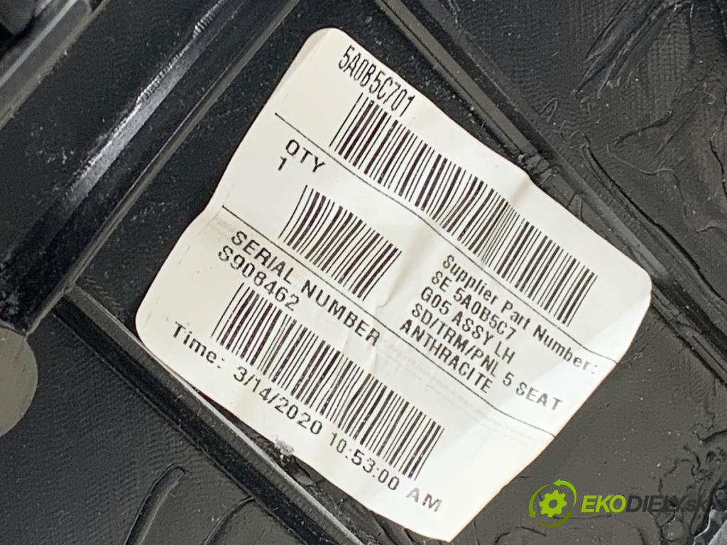 BMW G05 SUV 2020 195 kW xDrive 30 d 2993 čalúnenie kufra ľavy 5A0B5C7