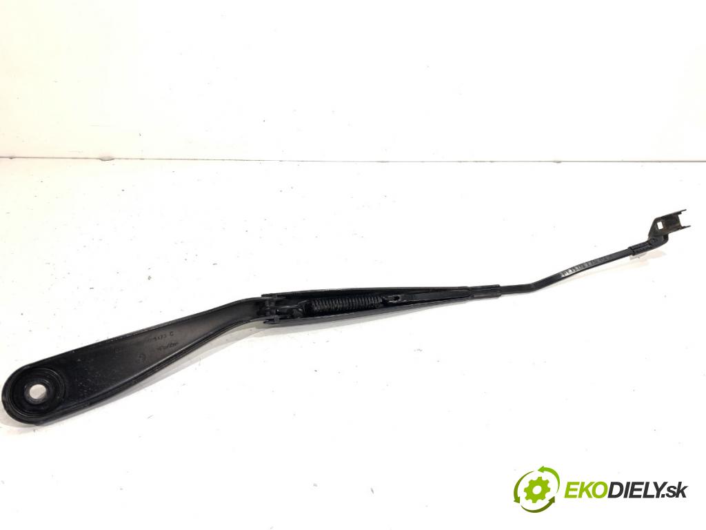 BMW G05 SUV 2020 195 kW xDrive 30 d 2993 Rameno stierače pravy predný 7434854