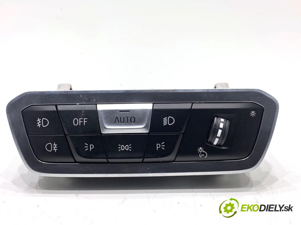BMW G05 SUV 2020 195 kW xDrive 30 d 2993 Prepínač nastavenia svetiel 9461134 (Prepínacie páčky pod volantom)