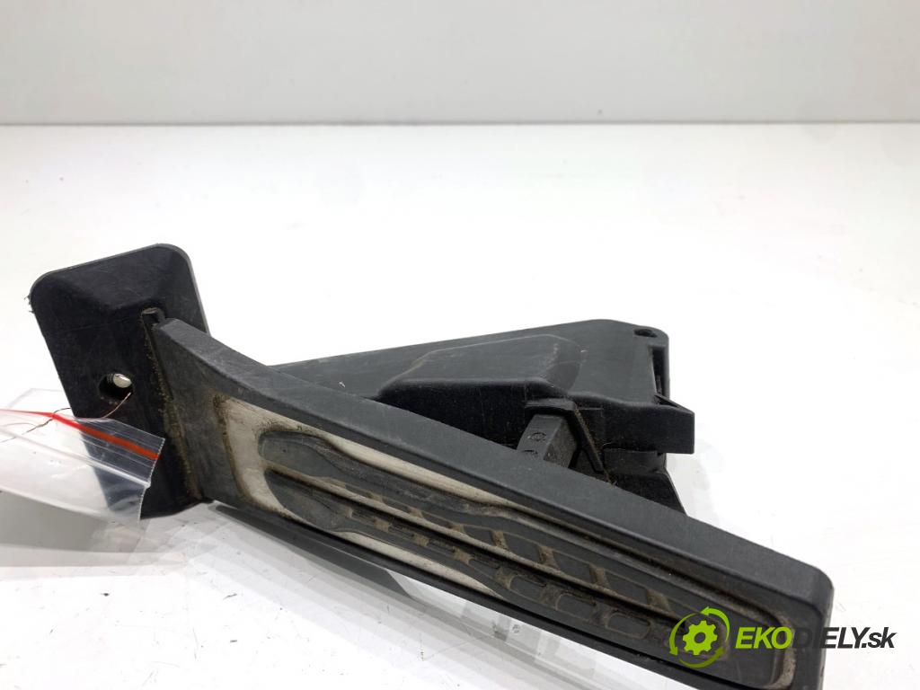 BMW G05 SUV 2020 195 kW xDrive 30 d 2993 potenciometr plynového pedálu 6871053 (Potenciometr plynového pedálu)