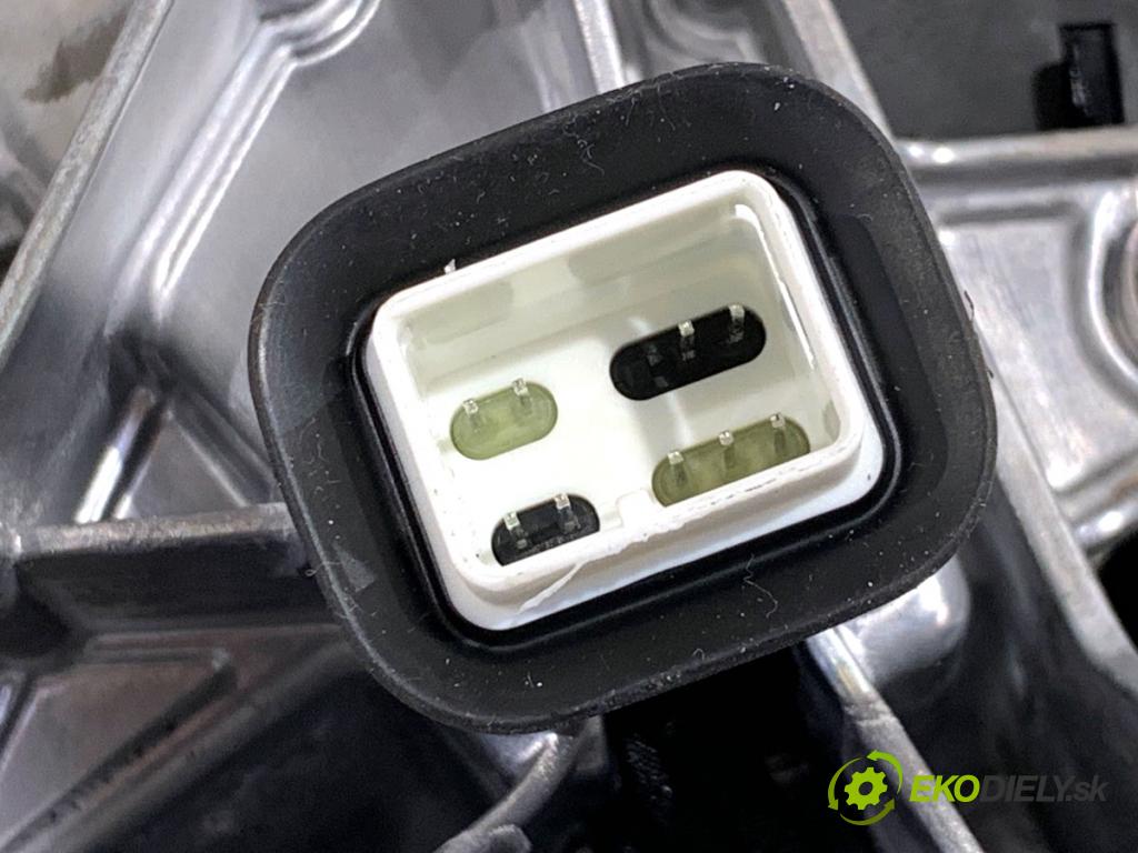 BMW G05 SUV 2020 195 kW xDrive 30 d 2993 Spätné zrkadlo pravy 475