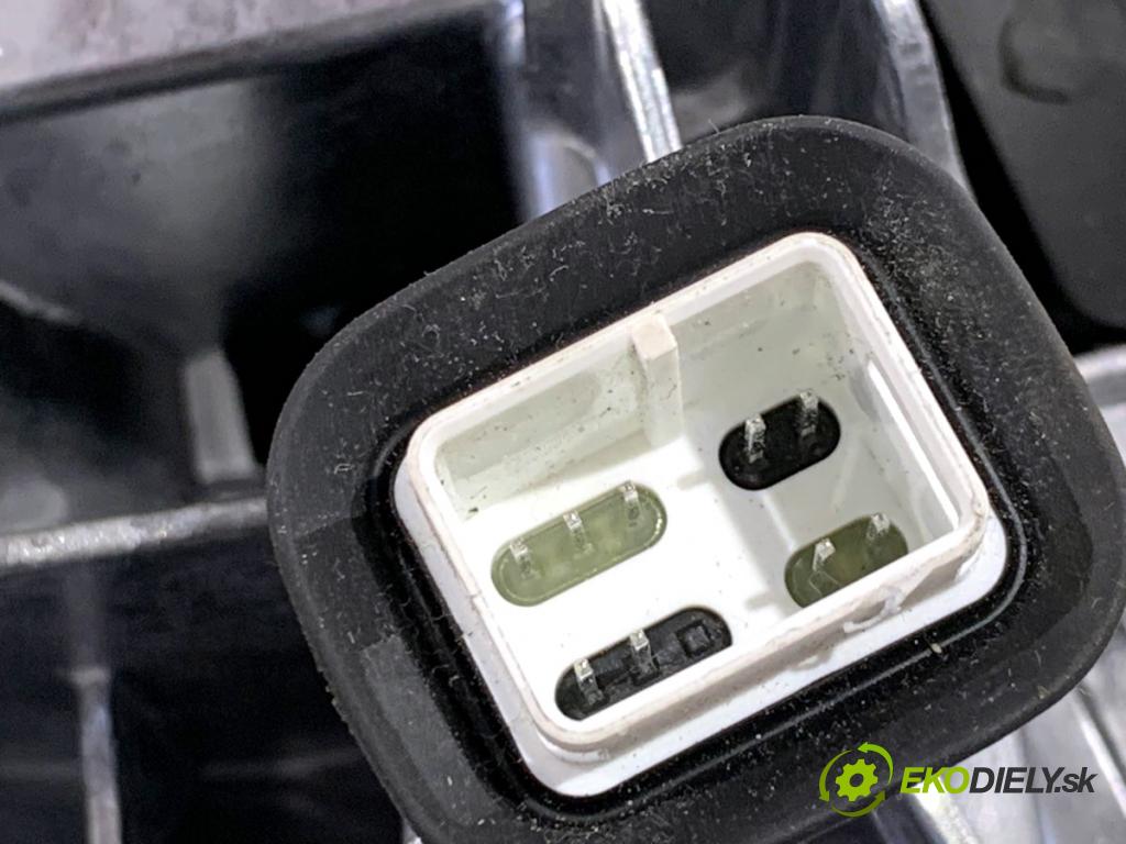 BMW G05 SUV 2020 195 kW xDrive 30 d 2993 Spätné zrkadlo ľavy 475