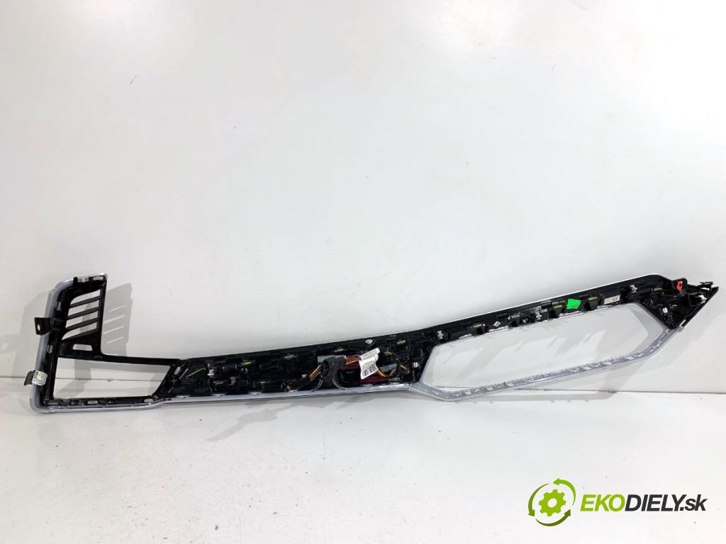 BMW G05 SUV 2020 195 kW xDrive 30 d 2993 lišty kryt 9399924 (Lišta)