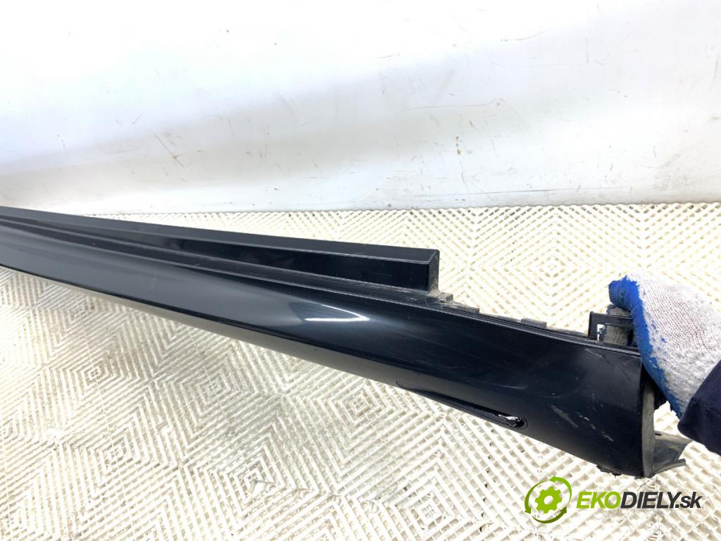 BMW G05 SUV 2020 195 kW xDrive 30 d 2993 Lišta prahová pravy M-Paket