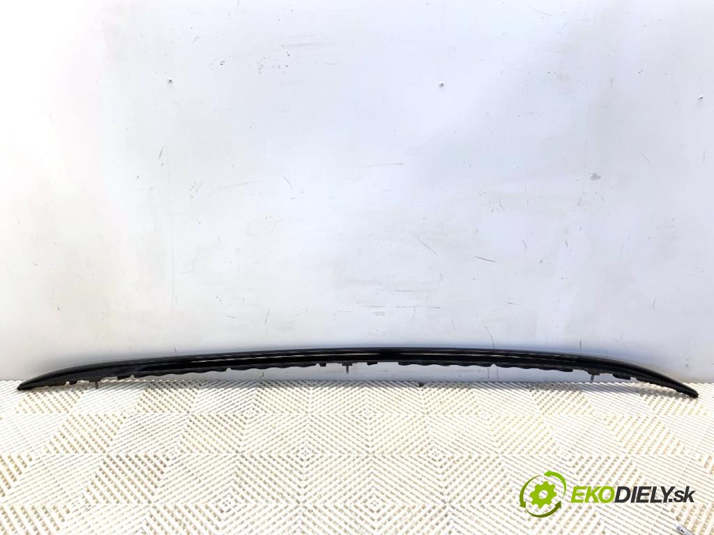 BMW G05 SUV 2020 195 kW xDrive 30 d 2993 lyžina strešný pravy 