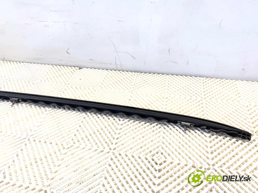 BMW G05 SUV 2020 195 kW xDrive 30 d 2993 lyžina strešný ľavy