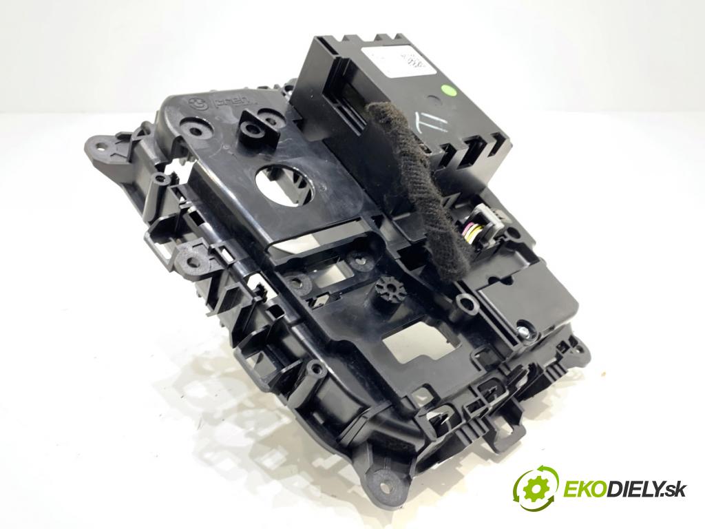 BMW G05 SUV 2020 195 kW xDrive 30 d 2993 kulisa 9857442 (Řadicí páka (kulisa) )