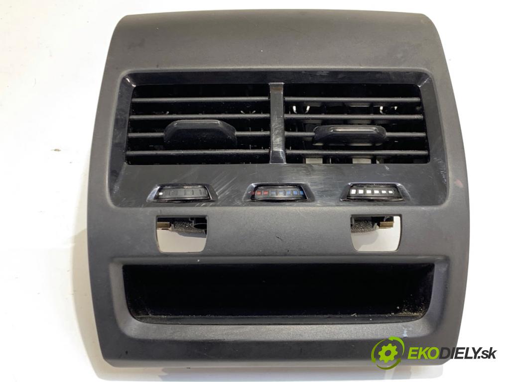 BMW G05 SUV 2020 195 kW xDrive 30 d 2993 mří topení zadní část 