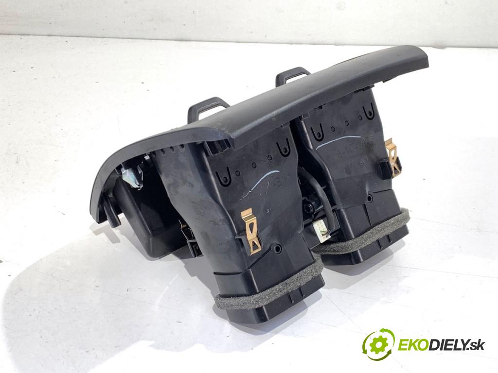 BMW G05 SUV 2020 195 kW xDrive 30 d 2993 mří topení zadní část