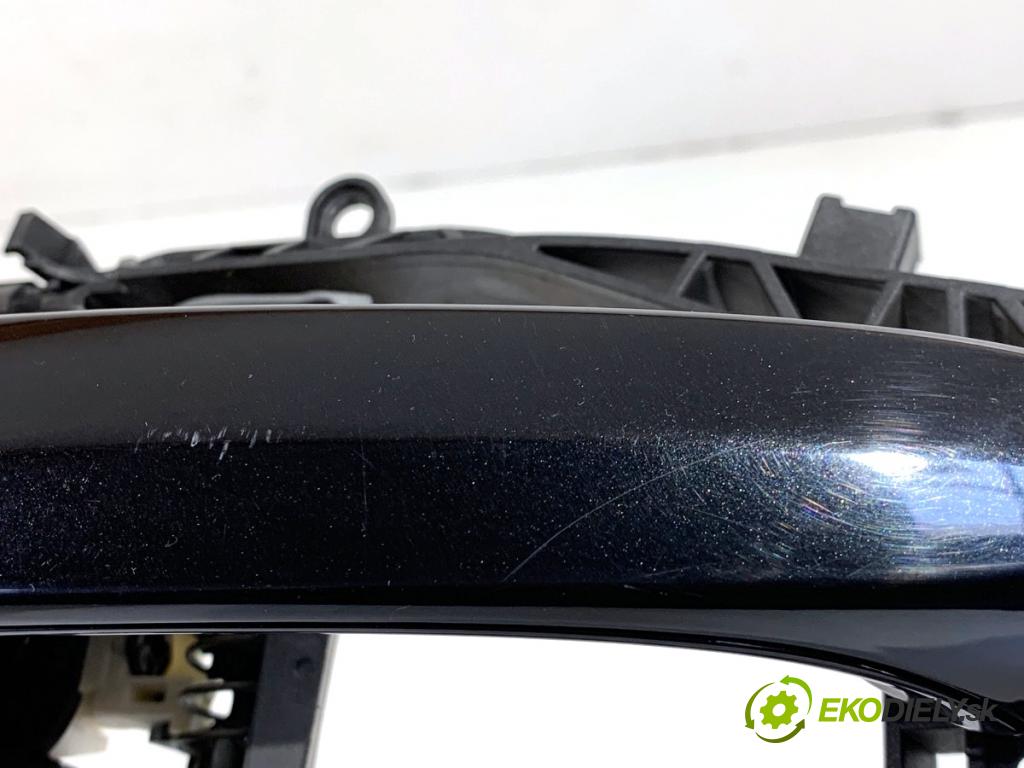 BMW G05 SUV 2020 195 kW xDrive 30 d 2993 Kľučka vonkajšia ľavy zad