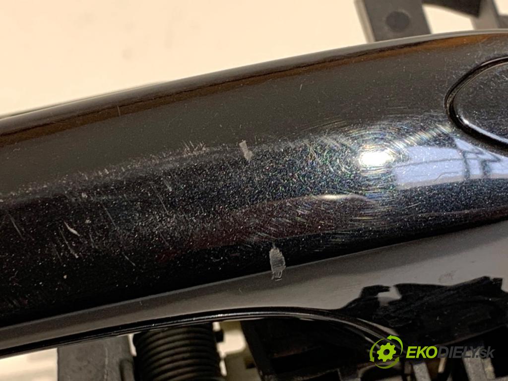 BMW G05 SUV 2020 195 kW xDrive 30 d 2993 Kľučka vonkajšia ľavy predný 9881775