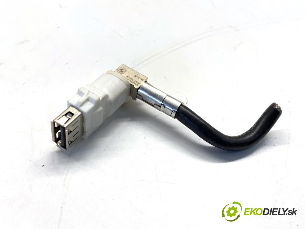 BMW G05 SUV 2020 195 kW xDrive 30 d 2993 HNÍZDO: USB 