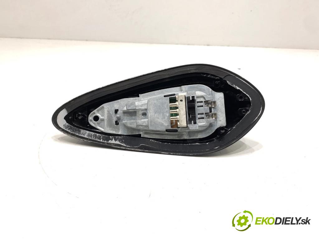 BMW G05 SUV 2020 195 kW xDrive 30 d 2993 ANTENA 6826326