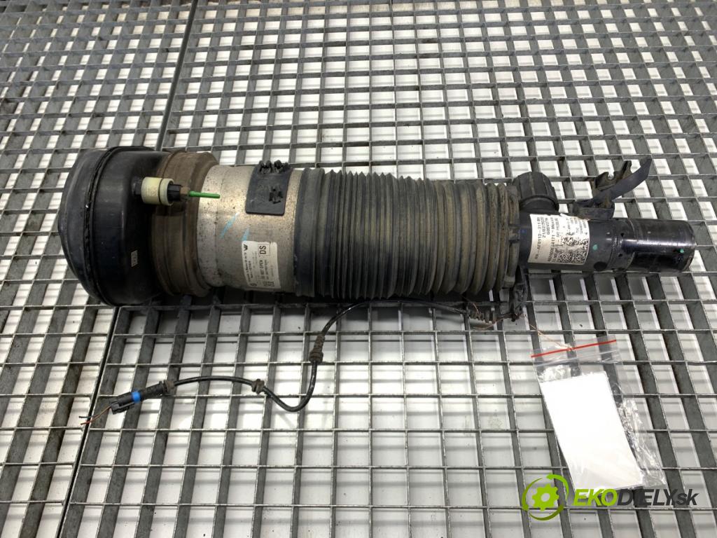 BMW G05 SUV 2020 195 kW xDrive 30 d 2993 tlumič levý přední část HH-AF0113-311