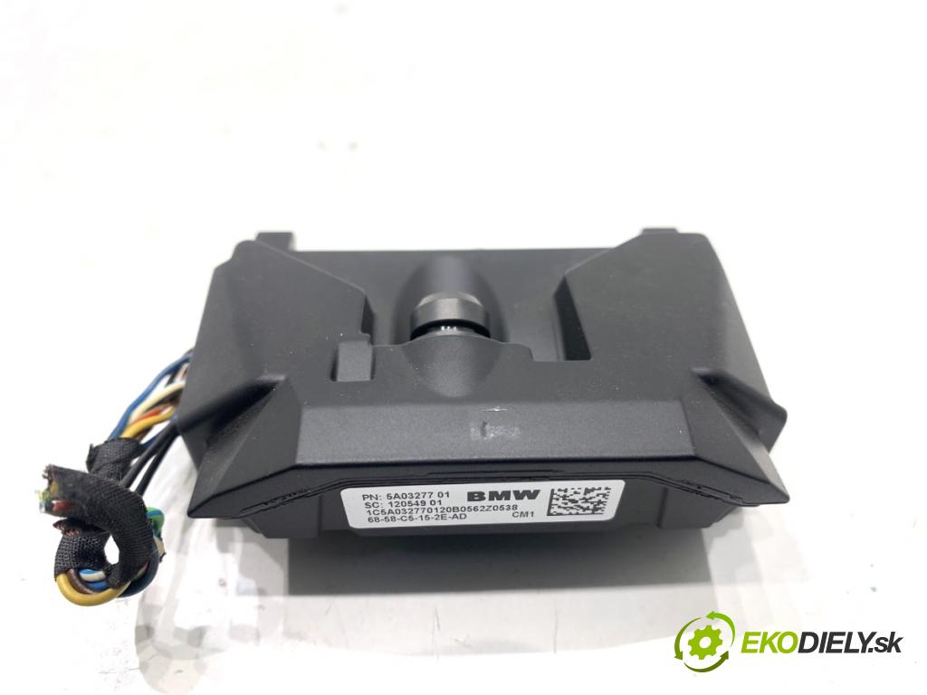 BMW G05 SUV 2020 195 kW xDrive 30 d 2993 KAMERA okna prednej 5A03277