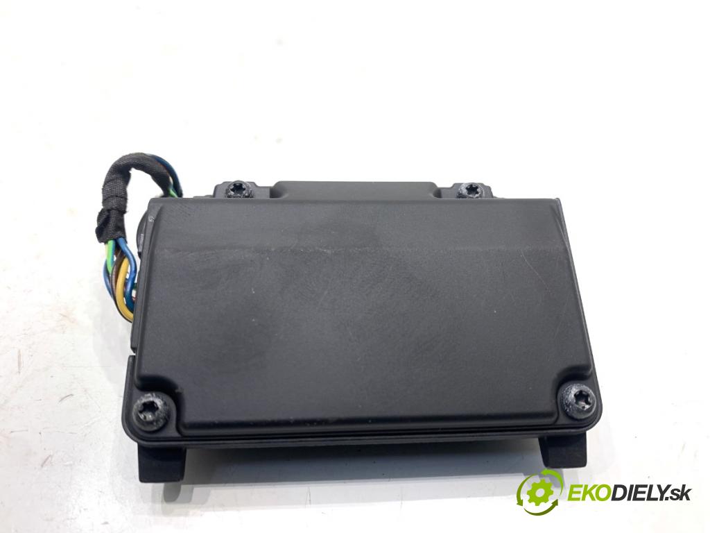 BMW G05 SUV 2020 195 kW xDrive 30 d 2993 KAMERA okna prednej 5A03277