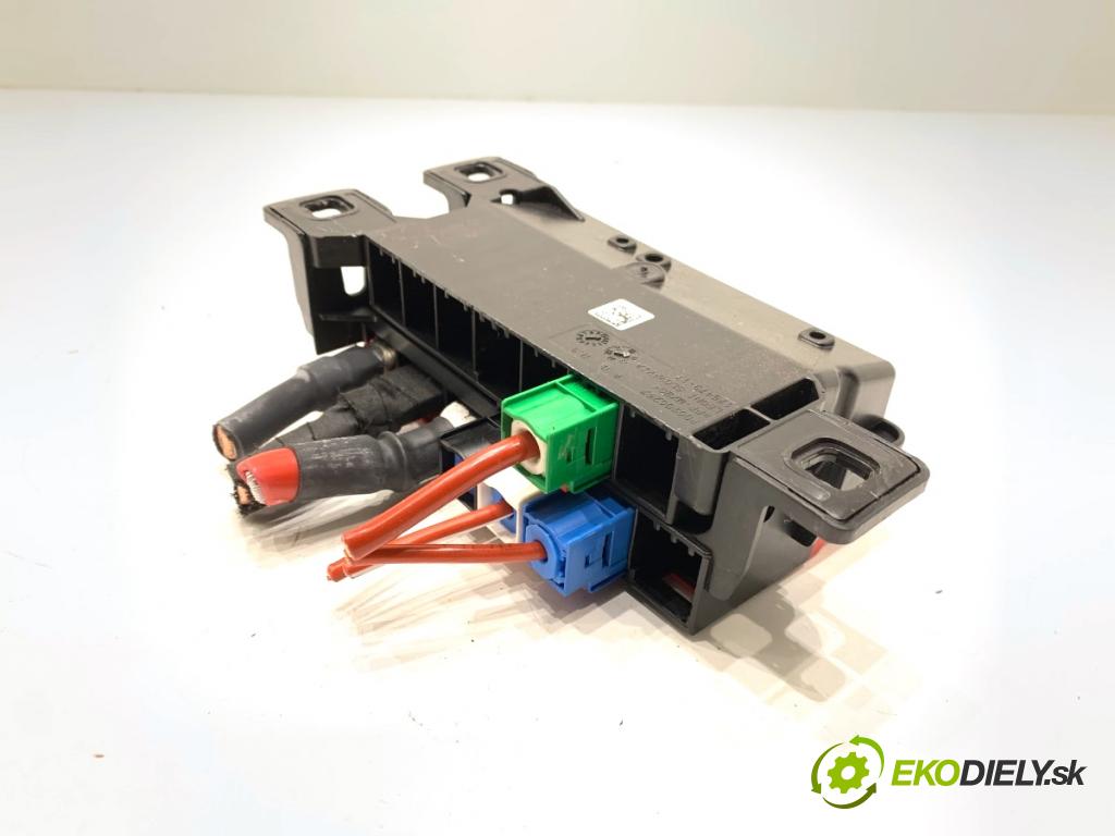 BMW G05 SUV 2020 195 kW xDrive 30 d 2993 rozdělovač PRĄDU 8717955 (Rozdělovač)