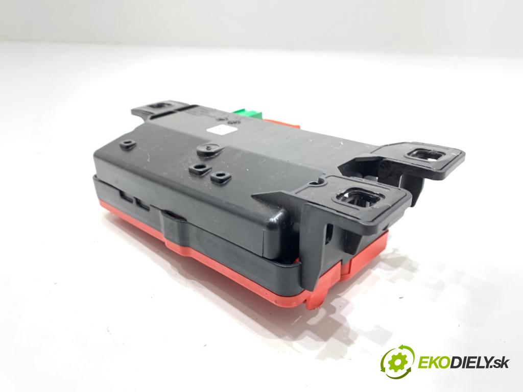 BMW G05 SUV 2020 195 kW xDrive 30 d 2993 rozdělovač PRĄDU 8717955 (Rozdělovač)