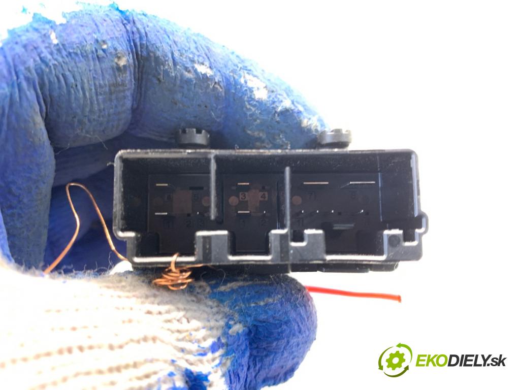 BMW G05 SUV 2020 195 kW xDrive 30 d 2993 Modul sedačky 7490465