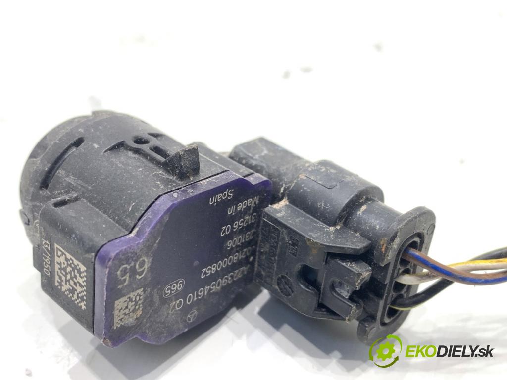 BMW G05 SUV 2020 195 kW xDrive 30 d 2993 Snímač PDC A2239054610