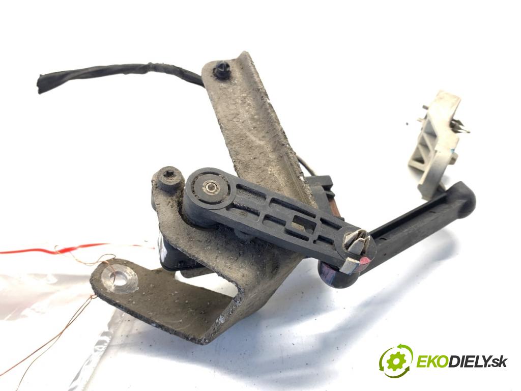 BMW G05 SUV 2020 195 kW xDrive 30 d 2993 Snímač XENON zad ľavy 6870200