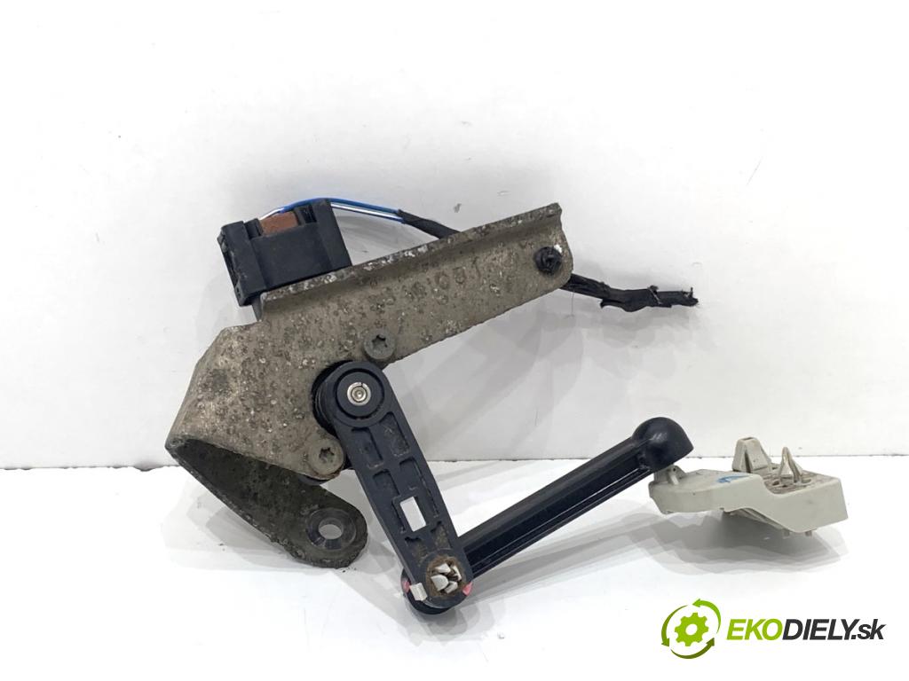 BMW G05 SUV 2020 195 kW xDrive 30 d 2993 Snímač XENON zad pravy 6870200