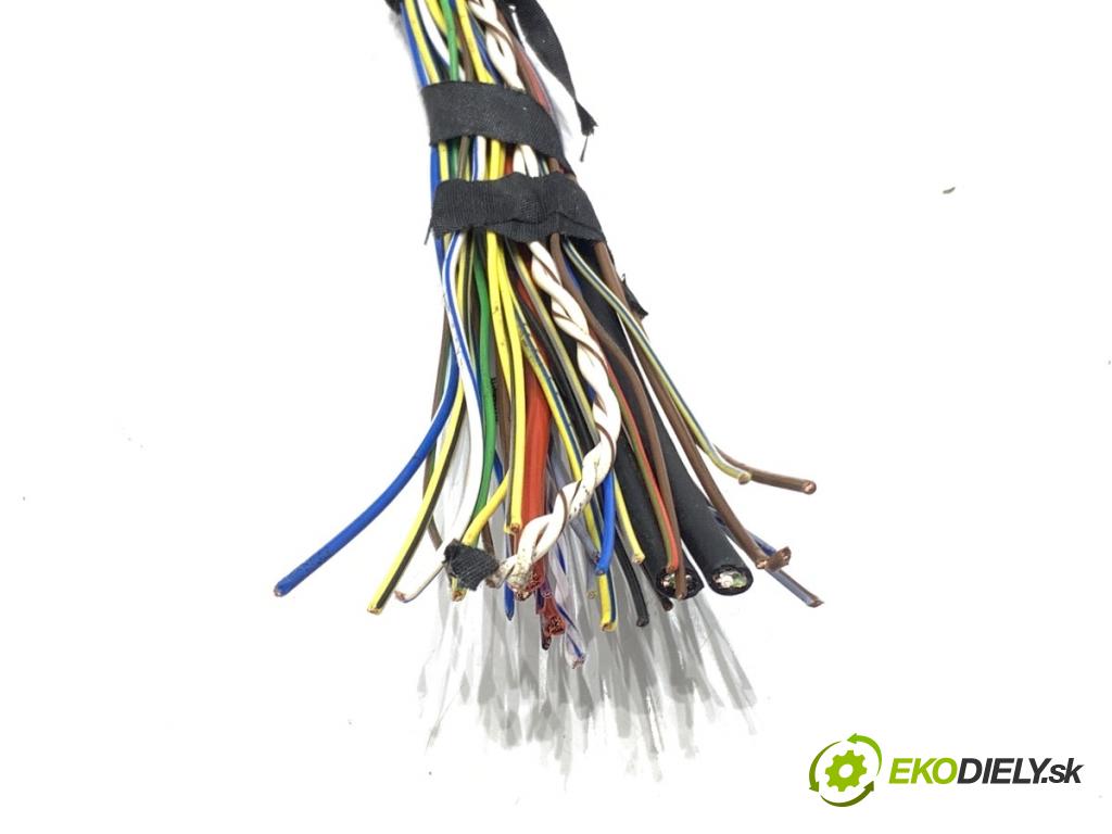 BMW G05 SUV 2020 195 kW xDrive 30 d 2993 Káblovačka dverí kufra zad pravá