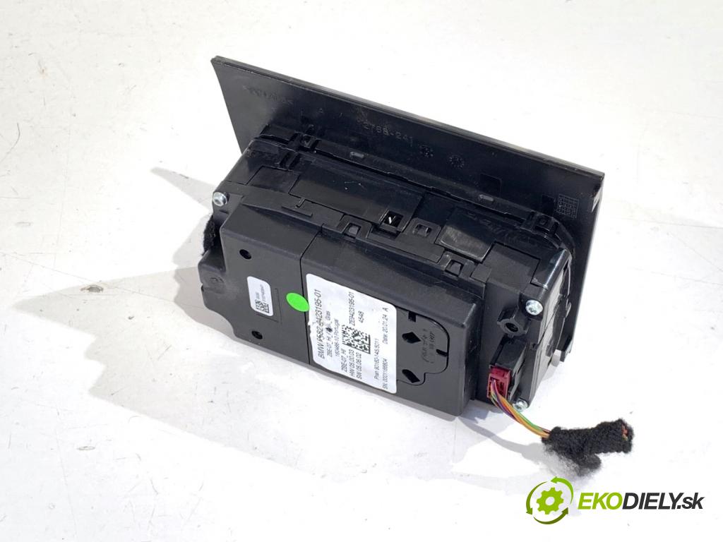 BMW G05 SUV 2020 195 kW xDrive 30 d 2993 Panel ovládania radia 9423195 (Prepínacie páčky pod volantom)