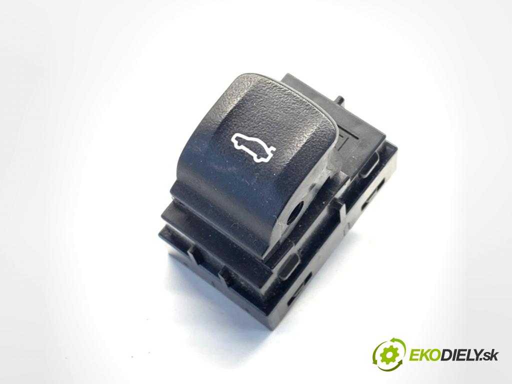 BMW G05 SUV 2020 195 kW xDrive 30 d 2993 přepínač otevírání dveří 9275121 (Páčky pod volantem)