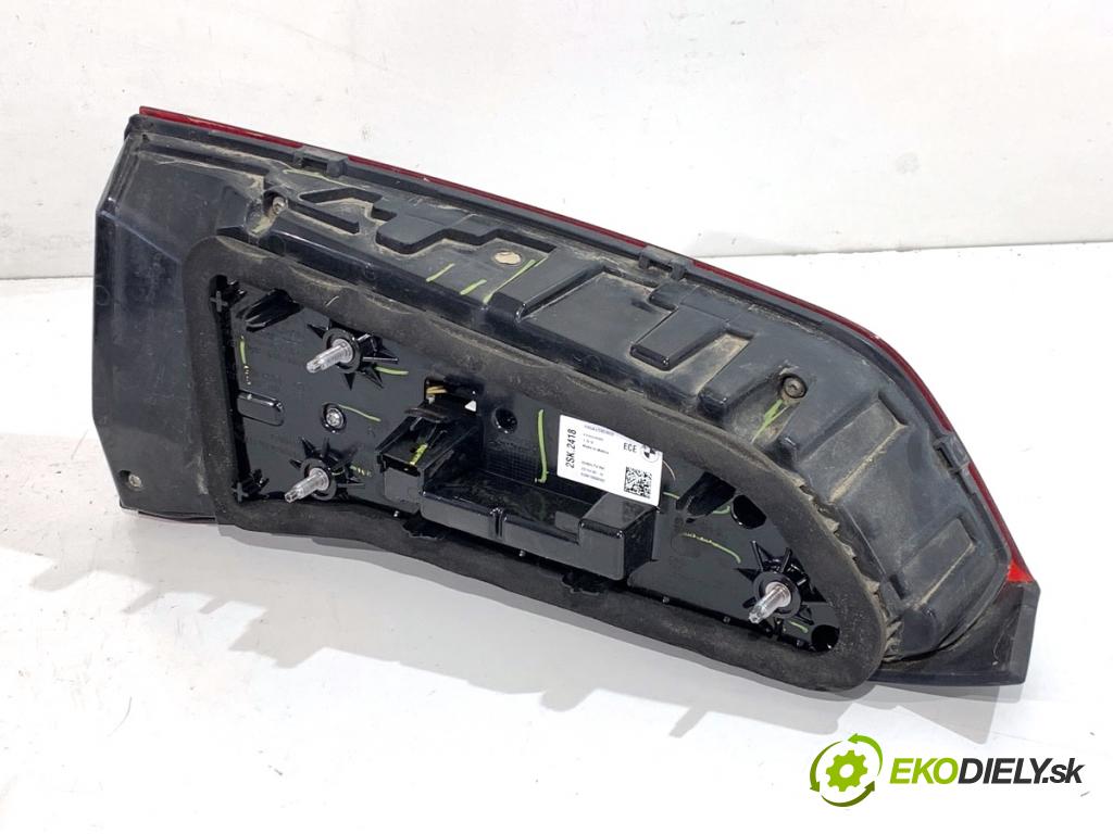 BMW G05 SUV 2020 195 kW xDrive 30 d 2993 Svetlo zad pravá vnútorná 2SK2418 (Kľučka dverí ostatné)