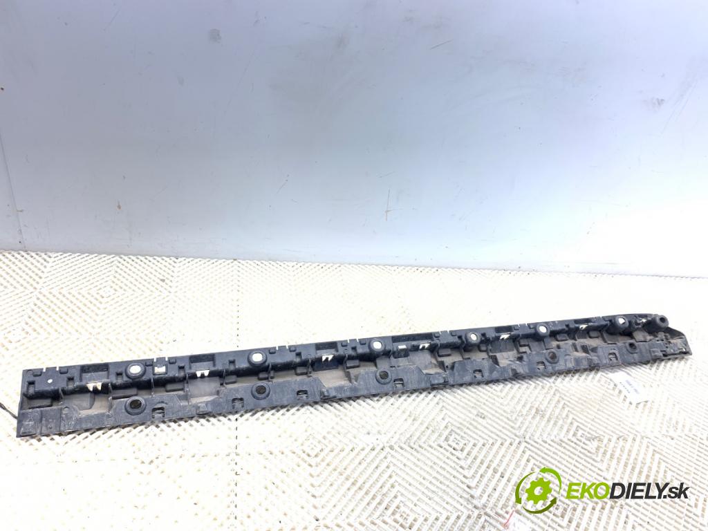 BMW G05 SUV 2020 195 kW xDrive 30 d 2993 Uchytenie lišty PROGOWEJ pravé 867514