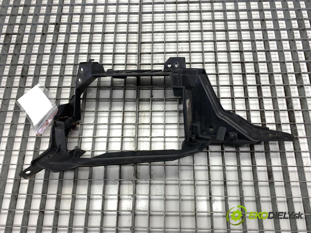 BMW G05 SUV 2020 195 kW xDrive 30 d 2993 Úchyt Uchytenie VÝFUK: pravé M-Paket 8074188