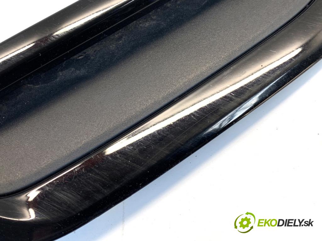 BMW G05 SUV 2020 195 kW xDrive 30 d 2993 Lišta Kryt blatníka pravá prívod 8092678