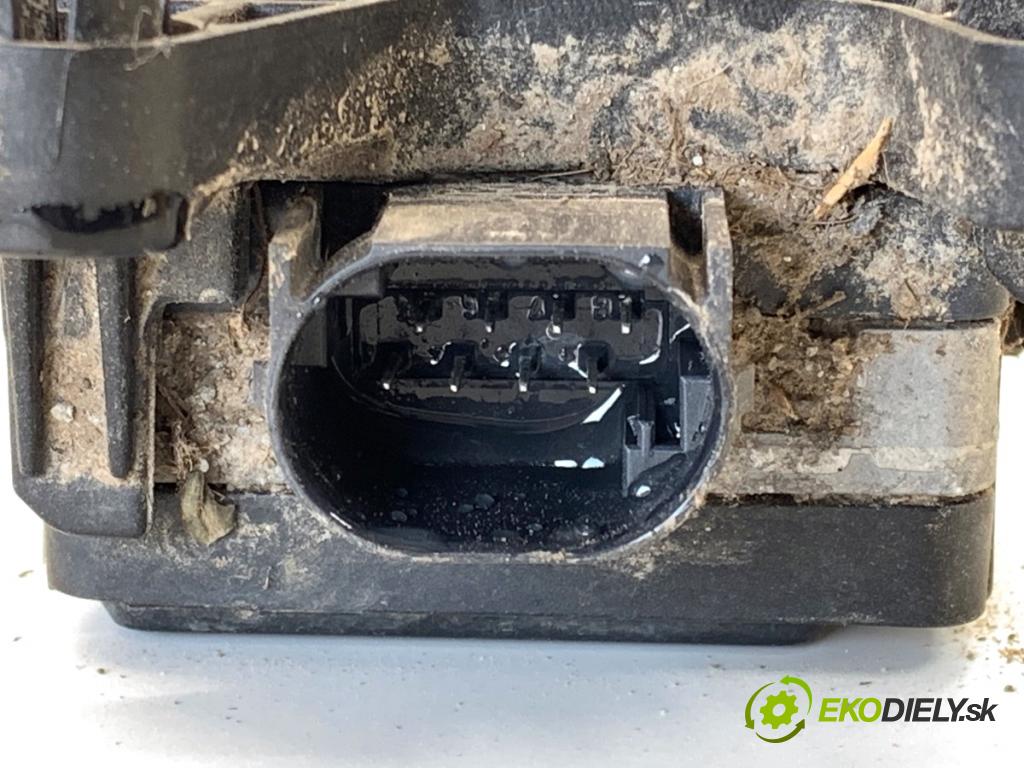 BMW G05 SUV 2020 195 kW xDrive 30 d 2993 RADAR: DISTRONIC 6899183