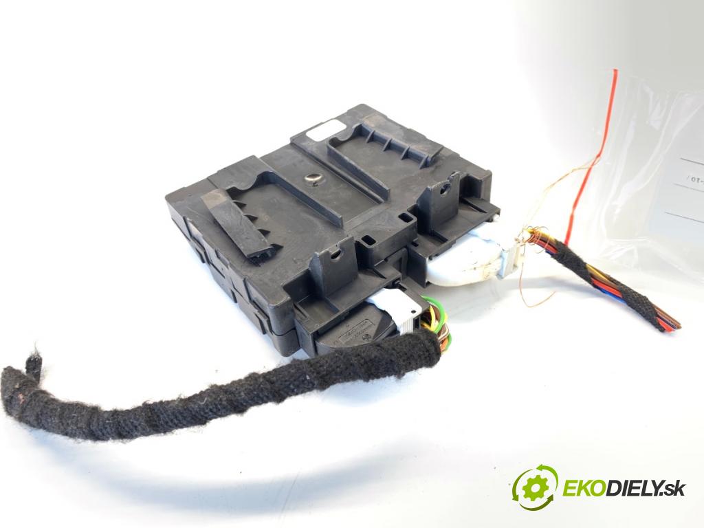 BMW G05 SUV 2020 195 kW xDrive 30 d 2993 Modul klimatizácie 160466-10 (Kľučka dverí ostatné)