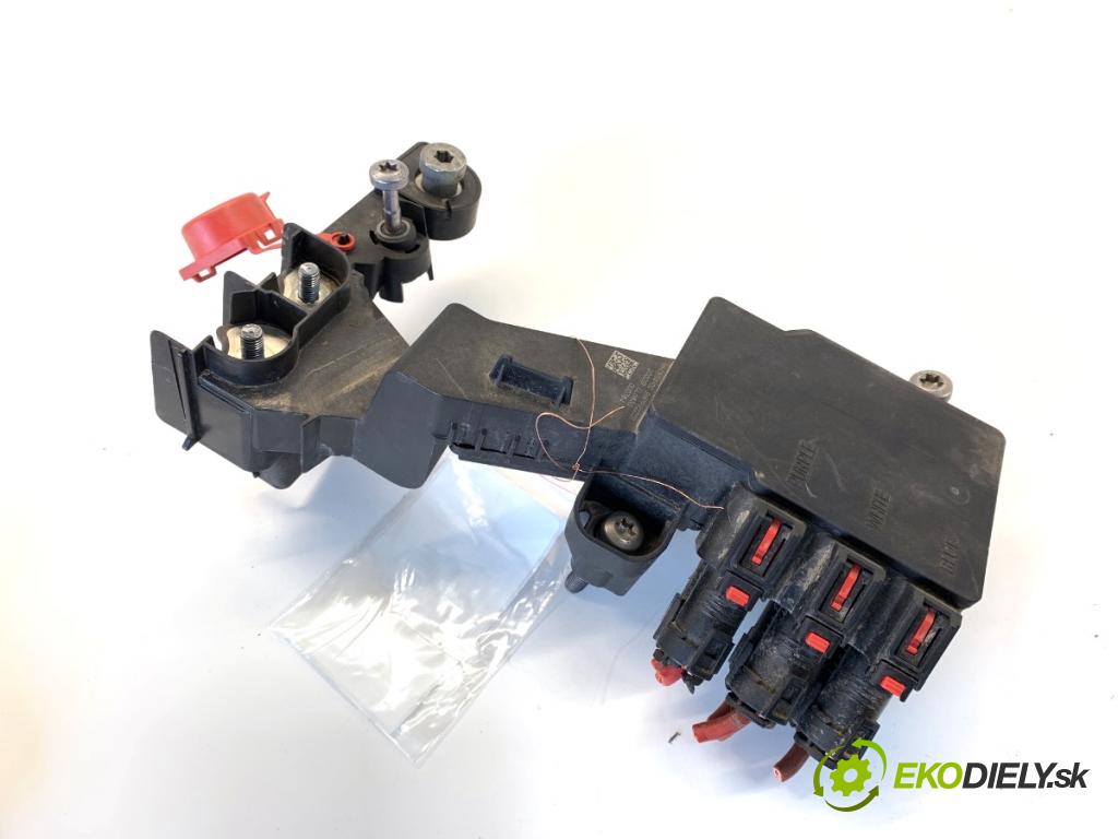 BMW G05 SUV 2020 195 kW xDrive 30 d 2993 Modul Rozdeľovač PRĄDU 6841554