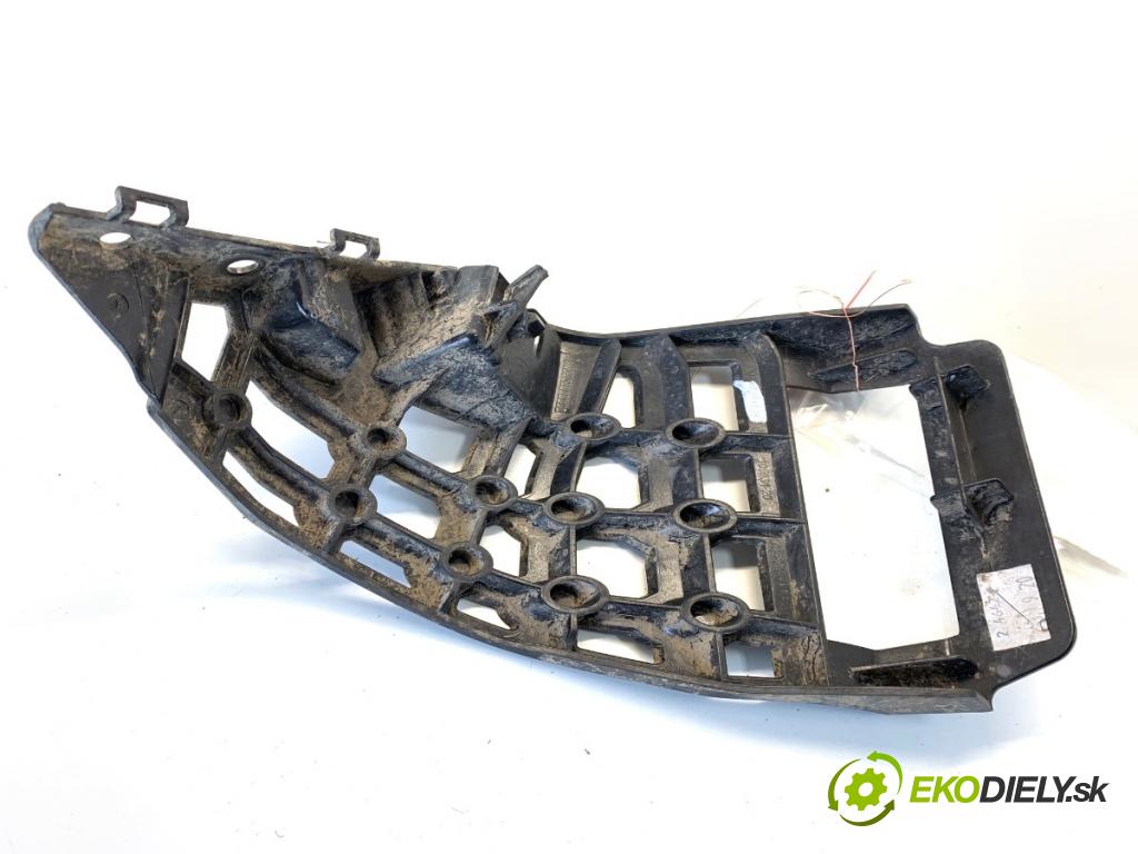 BMW G05 SUV 2020 195 kW xDrive 30 d 2993 Úchyt nárazníka pravy predný 7421850