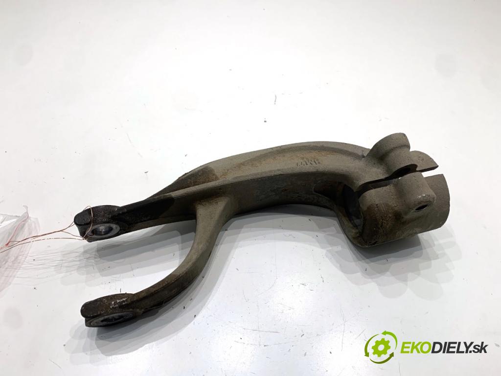 BMW G05 SUV 2020 195 kW xDrive 30 d 2993 uchycení tlumičích přední část pravý 6876684