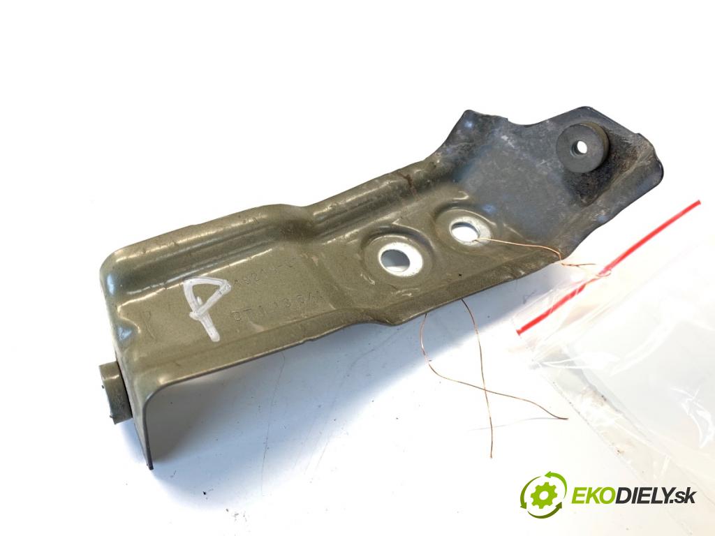 BMW G05 SUV 2020 195 kW xDrive 30 d 2993 Uchytenie blatníka pravy predný 7418218