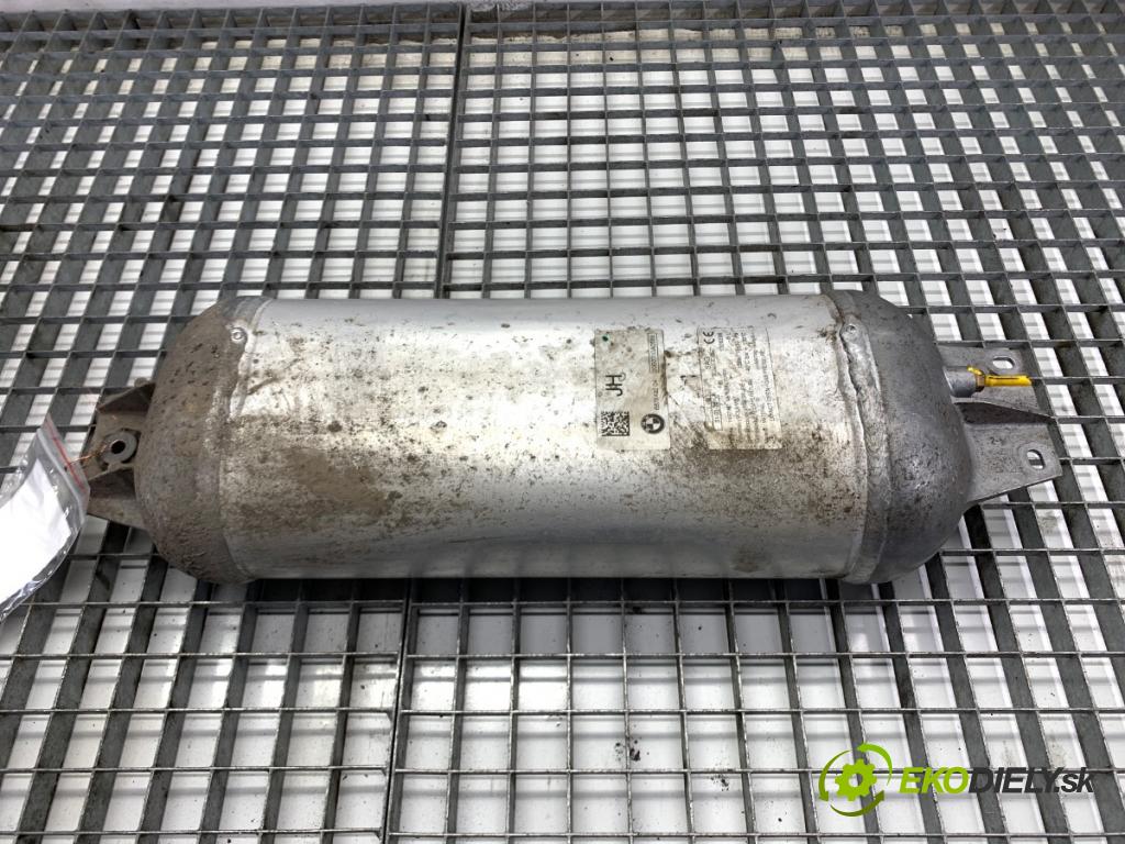 BMW G05 SUV 2020 195 kW xDrive 30 d 2993 Nádržka vzduchu nápravy 6878492