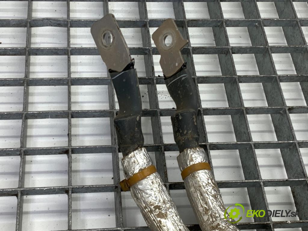 BMW G05 SUV 2020 195 kW xDrive 30 d 2993 Káblovačka Rúrka akumulátora PLUS: 8797694