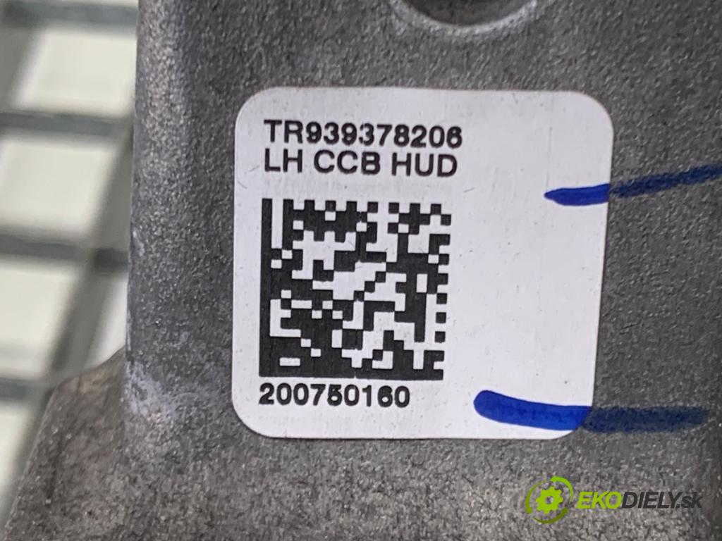 BMW G05 SUV 2020 195 kW xDrive 30 d 2993 výztuha výztuha interiéru přístrojovky 9393782