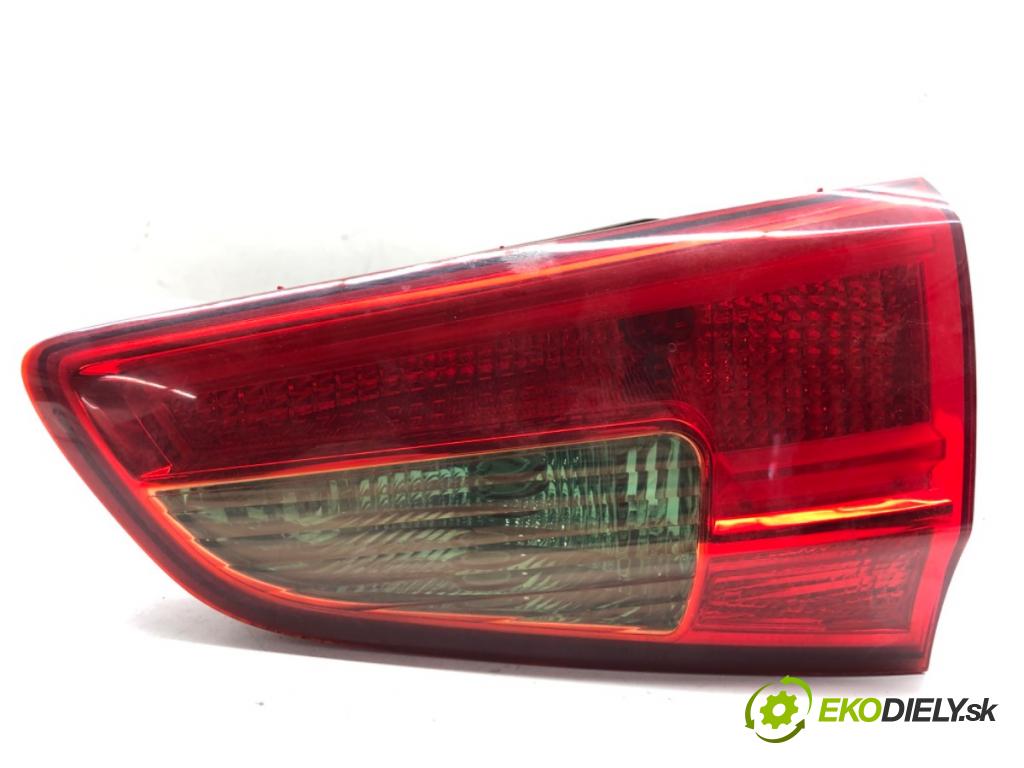 KIA CEED Kombi 2016 100 kW 1.6 CRDi 136 1582 Svetlo zad pravá vnútorná 92404-A23 (Kľučka dverí ostatné)