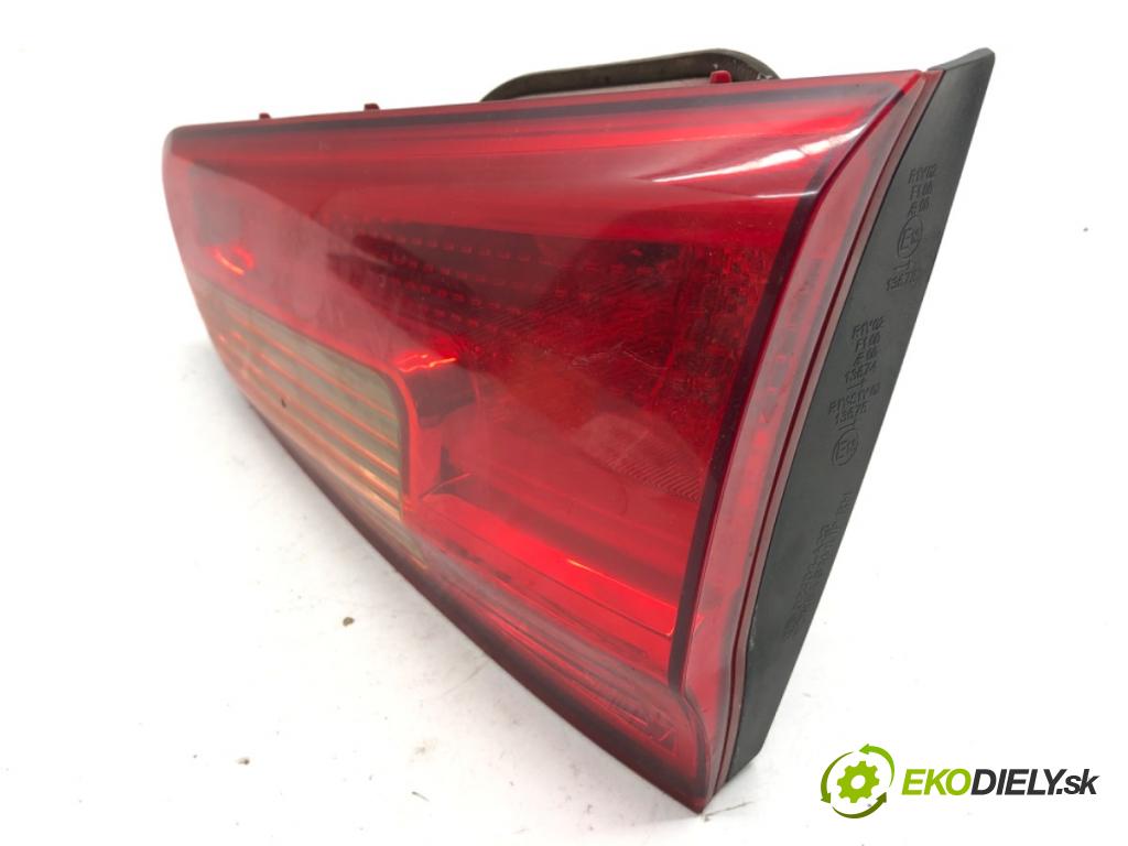 KIA CEED Kombi 2016 100 kW 1.6 CRDi 136 1582 Svetlo zad pravá vnútorná 92404-A23 (Kľučka dverí ostatné)