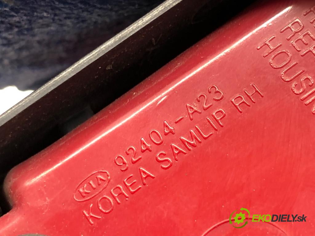 KIA CEED Kombi 2016 100 kW 1.6 CRDi 136 1582 Svetlo zad pravá vnútorná 92404-A23 (Kľučka dverí ostatné)